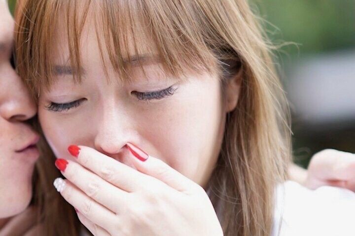 【写真・画像】「胸元を開けていて…」”年商10億”バリキャリ妻と出会った当時は”無一文”…12歳差婚の夫が当時の心境を告白 1枚目