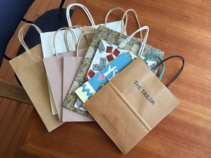 画像: まずは紙袋選び！ 厚みとマチをチェック