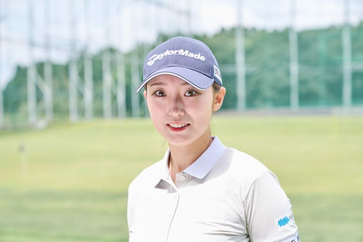 どっちが飛ぶ構え？ポイントは“右ヒジ”