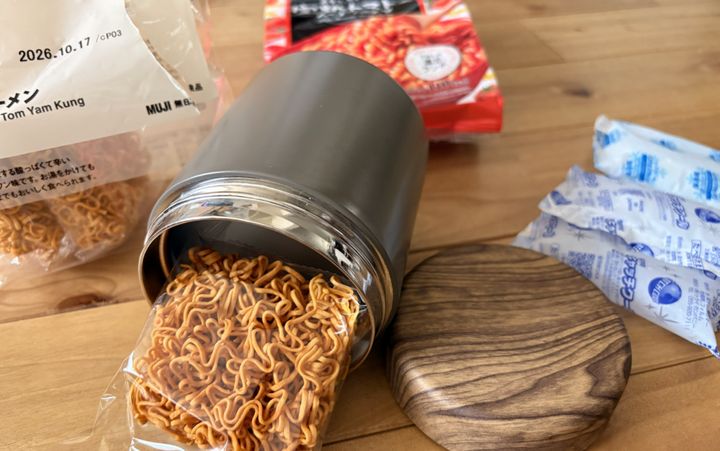 ミニラーメンとスープジャー使い終わった保冷剤