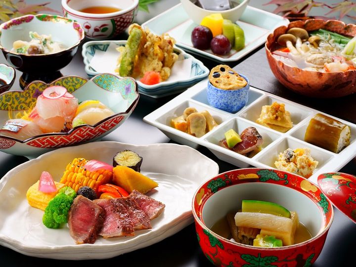 地元の恵みを生かした会席料理