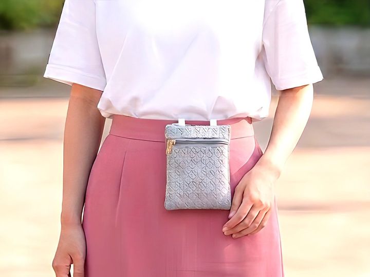 ポケットがない服のポケット代わりになる