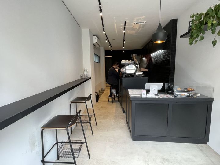 「UTAKATA COFFEE」店内