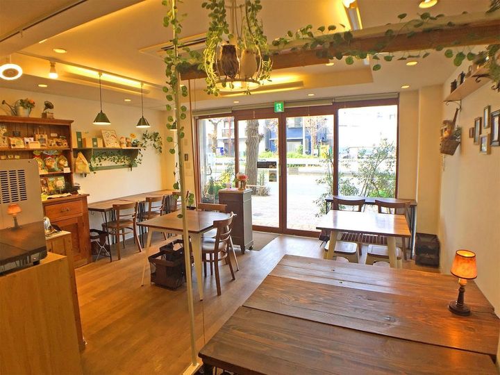 「henteco 森の洋菓子店」店内