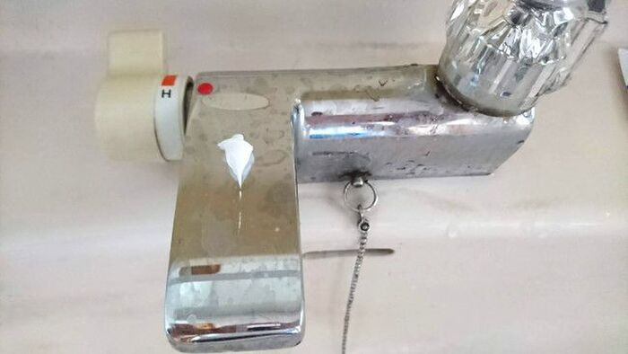 捨てないで！歯磨き粉はお掃除に使える！手強い「3つの汚れ」がピカピカ＆真っ白に♪