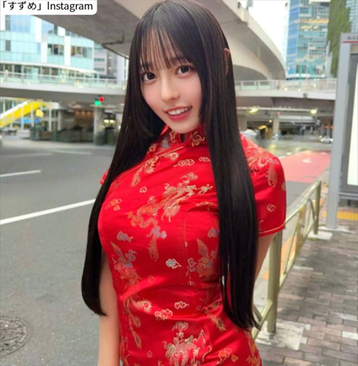 すずめ、ソロショット ※「すずめ」Instagram width=