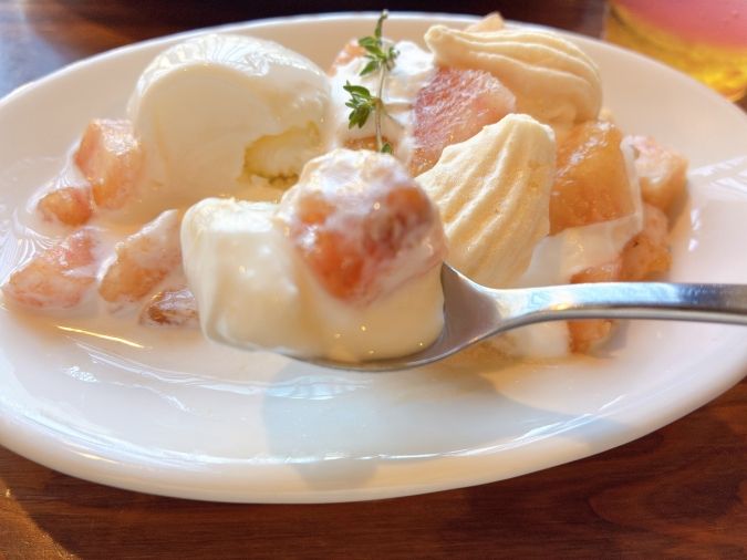 TOCOMA 桃のイートンメス