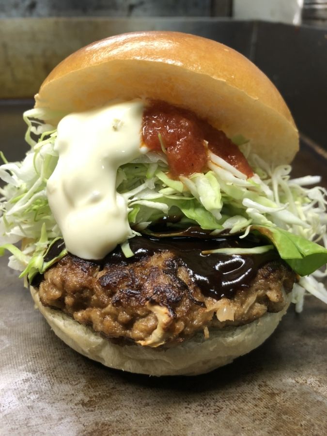 道の駅たちばな／『ハンバーガー＆ハンバーグ HIDE』の看板メニュー『HIDEバーガー（秀バーガー）』