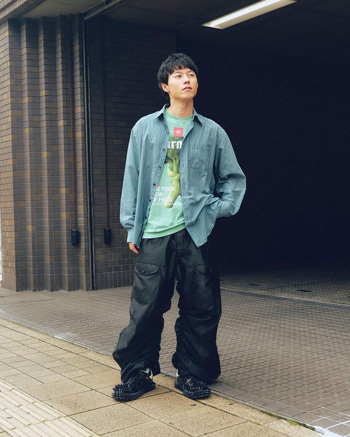【20代スナップ＠名古屋】ダブレットの「FARMES MAGAZINE COVER」シリーズのTシャツが断然主役！