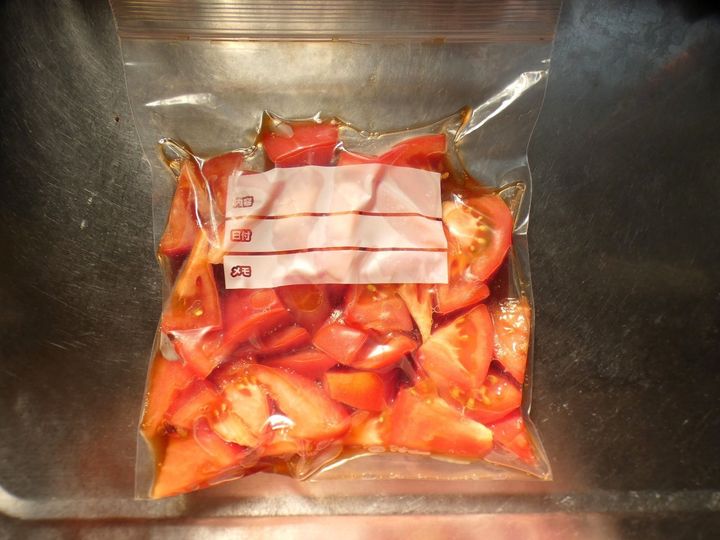 ひんやりシャリシャリ！「冷凍トマトのポン酢漬け」