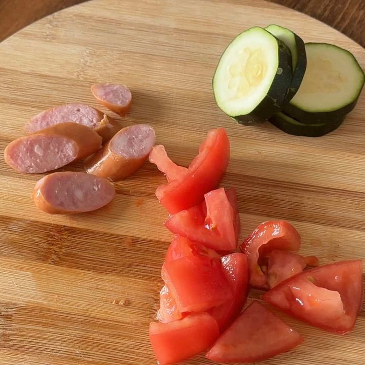  ズッキーニとトマトの夏野菜ピザトースト