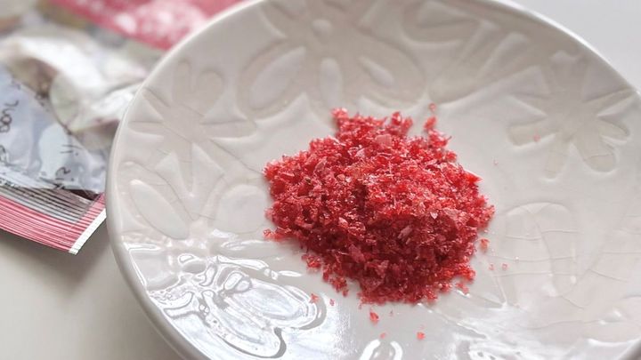 やっと見つけた！ダイソーの「フリーズドライいちご」が美味♡ これが100円は神すぎる……！
