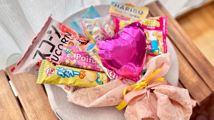 100均でお菓子ブーケを手作りしよう！ 写真映えする包み方やコツも紹介