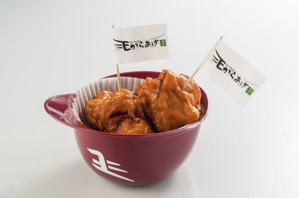 イーグルスからあげ(味工房)で販売されている「ヘルメットイーグルスからあげ」(1600円)。容器ヘルメットは持ち帰りOK 楽天野球団提供