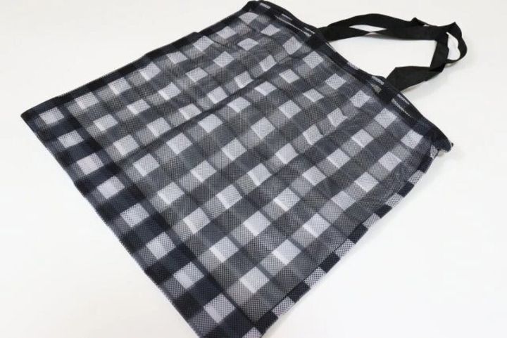 黒と白のギンガムチェック柄トラベルトートバッグ