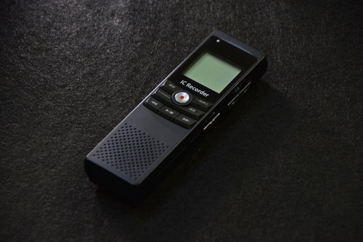 友達の洋服を汚してしまったことで、まさかの警察沙汰に！？世帯年収600万・40歳男性が明かす、当時6歳の娘の身に起きた驚きのトラブル