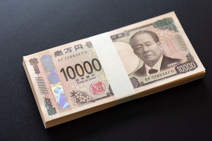 無料の備品に釣られて100万円の布団を購入！？世帯年収470万・52歳男性が騙された祖母に抱いた「情けなさ」と深い悲しみ