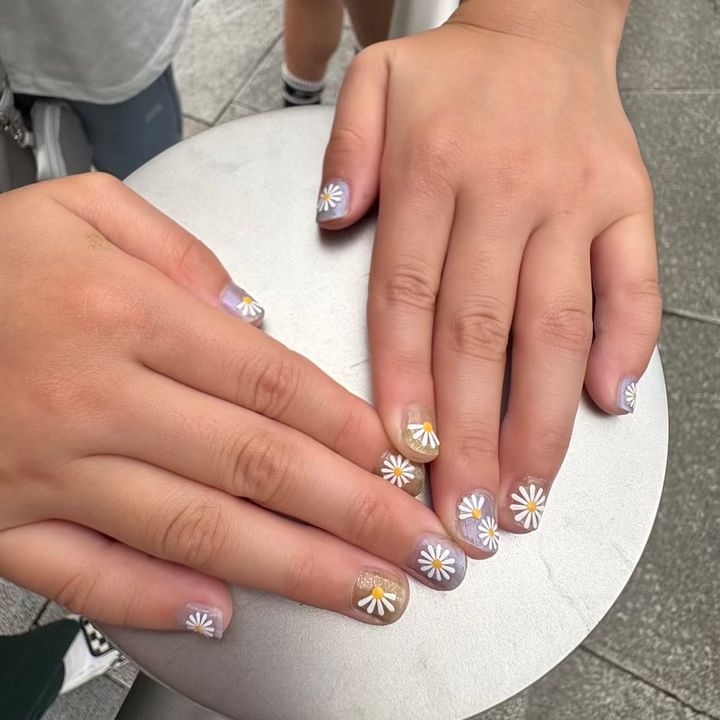 ダイソーネイルシールアレンジ