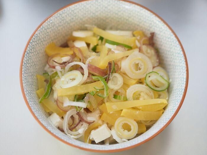 暑い日は『豆腐』に頼って正解♡火を使わず10分〈夏のさっぱり丼〉でごはん作りがラクに！