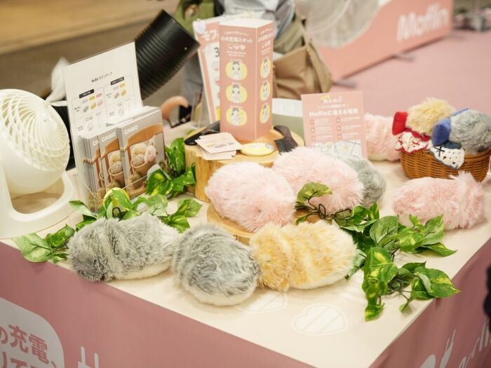 「あまりにもかわいすぎる…！」カシオのAIペットロボット『Moflin（モフリン）』に新色が登場！新宿高島屋ポップアップ体験会をレポート