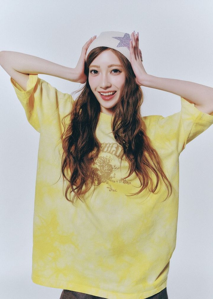 IS:SUEのRINが着こなすChampionのTシャツ