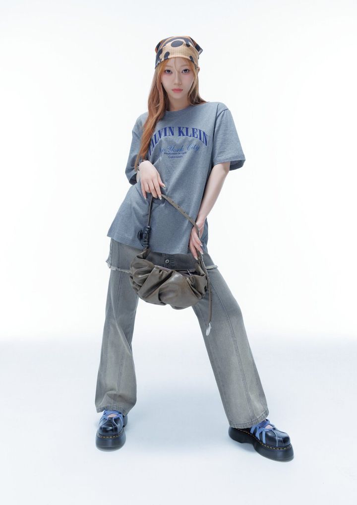 IS:SUEのRINOが着こなすCalvin KleinのTシャツ