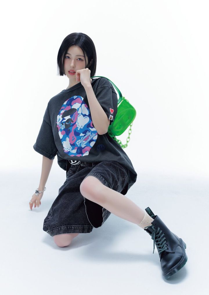 IS:SUEのYUUKIが着こなす、A BATHING APE®×EMOTIONALLY UNAVAILABLEのTシャツ