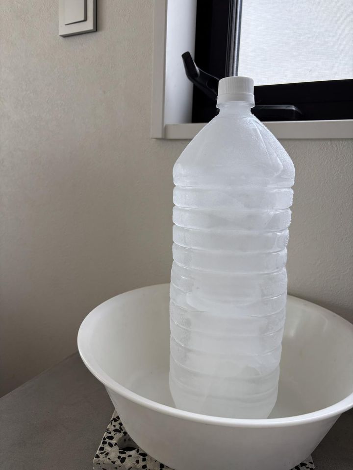 画像: 一晩でカチカチに凍った！