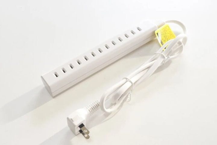 白いフリーコンセントコードの全体像