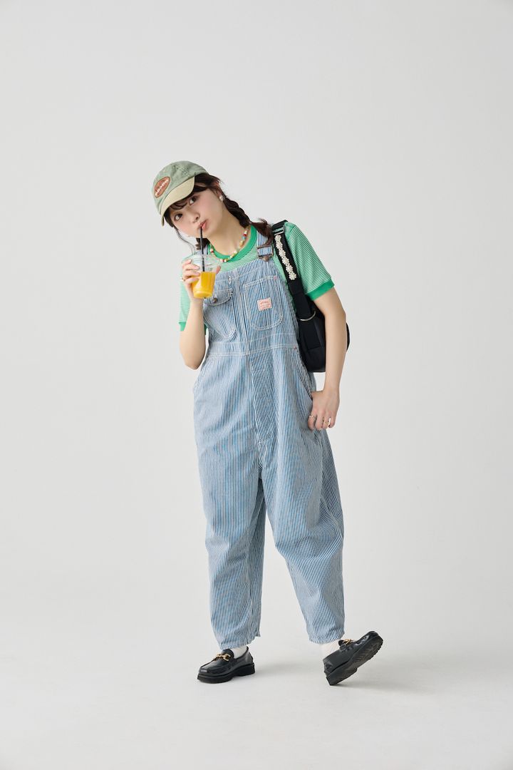 ボーダーonストライプがおしゃれ！爽やかグリーンＴシャツ×ブルーのサロペットからトライして【FUDGE FRIEND おしゃれさんの毎日コーディネート vol.722｜Maruru】
