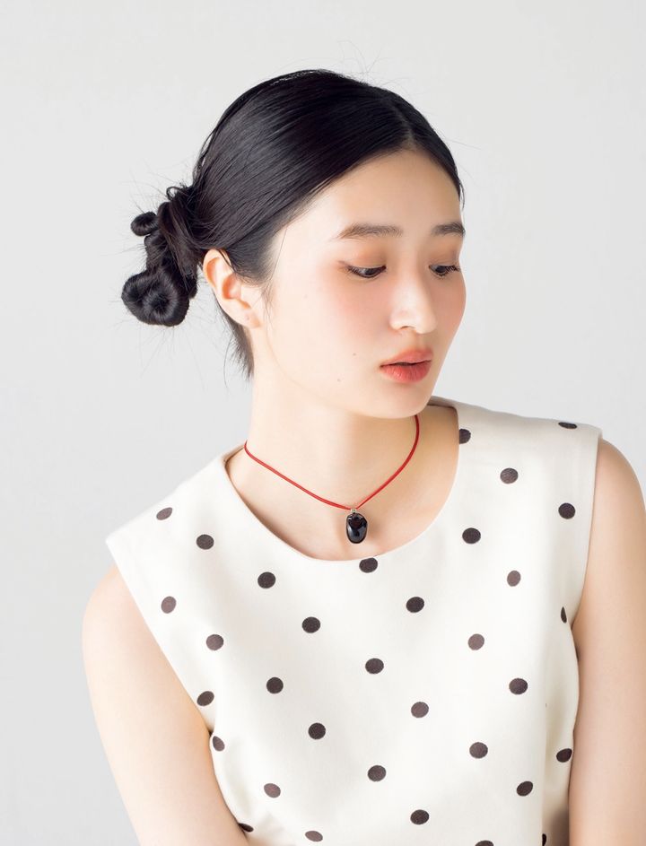 印象がパッと変わる！ 顔まわりを華やかにするアクセサリーを集めました