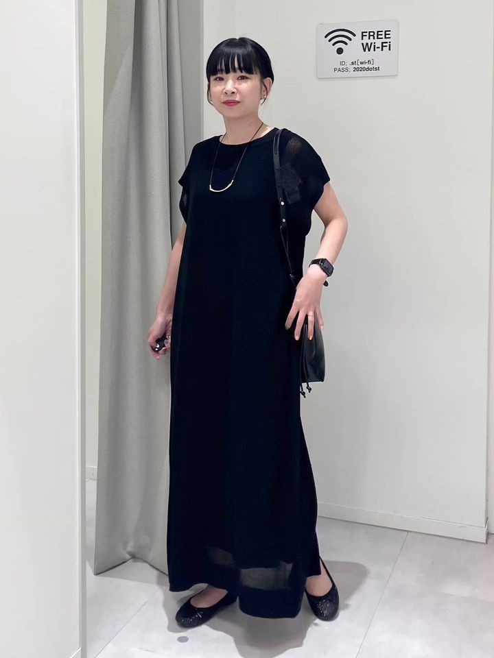 ラインを拾わないゆったりワンピは万能