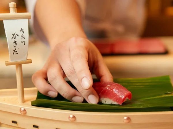 【東京都渋谷区・港区・京都府京都市】「かきだ鮨」4店舗でプロの寿司職人に学ぶ寿司握り体験サービスがスタート！