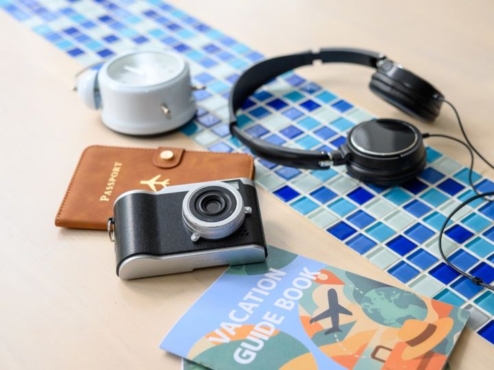 サンキューマート公式Xは7月22日に投稿を更新。全品390円でそろう「チップ＆デール」の新作アイテム20種を紹介し、話題を集めています。（サムネイル画像出典：PIXTAより）