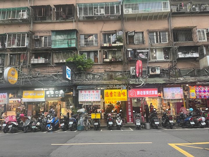 ネット検索をせず、歩いて見つけた気になる店に入ってみるのが楽しみのひとつ