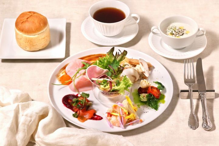 「パレットプレート」2800円