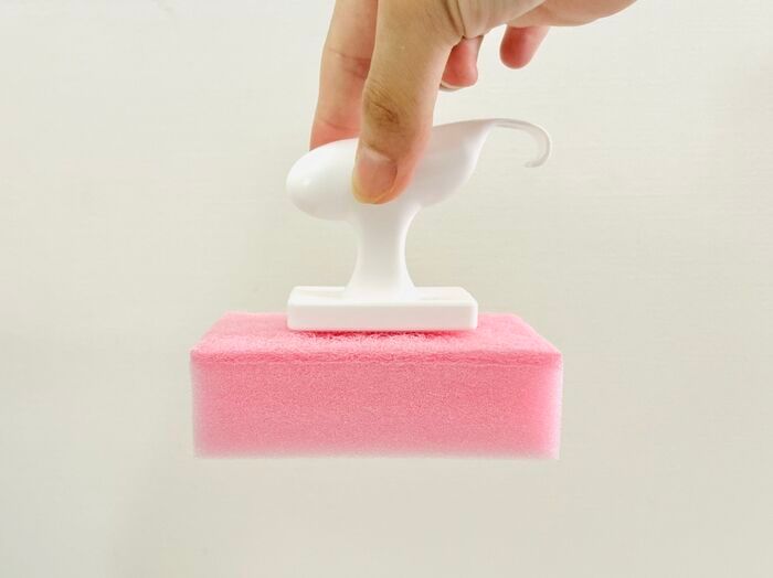 【セリア】魔法のランプみたいなシルエット「えっ、それにくっつけちゃうの？」意外すぎる超実用性アイテムの正体とは？
