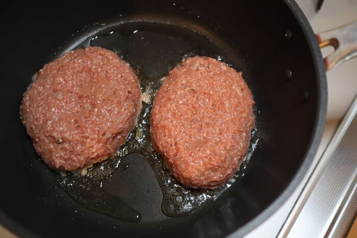 自分史上最高！ふっくらジューシーなハンバーグを作る裏ワザとは？