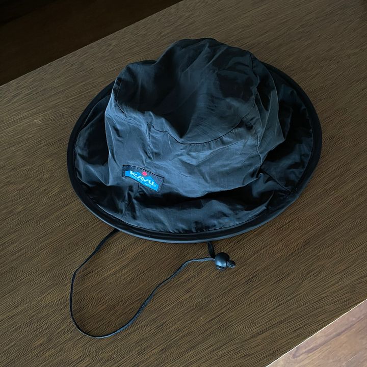 アウトドアメーカー〈KAVU〉のフィッシャーマンズチルバ