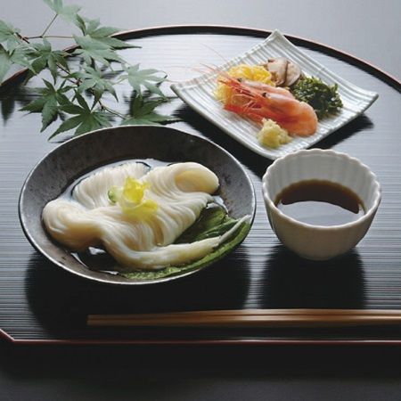高級三輪そうめん「三輪の神杉 光射す」、バーニーズ ニューヨーク各店で販売開始！