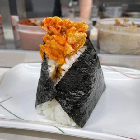 パリのサン・タンヌ通りに、手作り・握りたて・カウンター式おにぎり「まんま」OPEN！