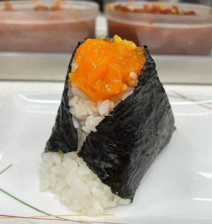 パリのサン・タンヌ通りに、手作り・握りたて・カウンター式おにぎり「まんま」OPEN！