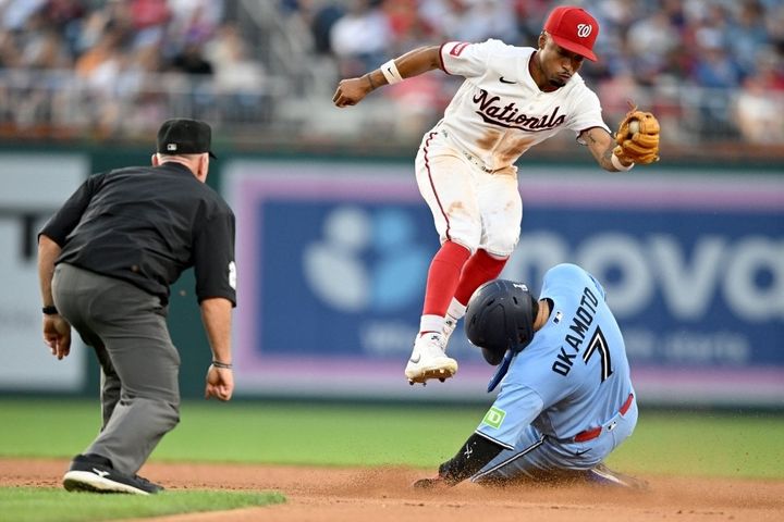 メジャー初盗塁を決めたブルージェイズ・岡本和真（C）Getty Images