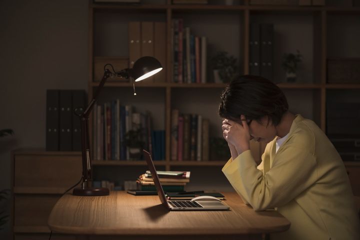 老後資金2500万をダマし取られた母が認知症に！介護離職の末、母の年金120万で生計を立てる51歳・無職女性の過酷な現実
