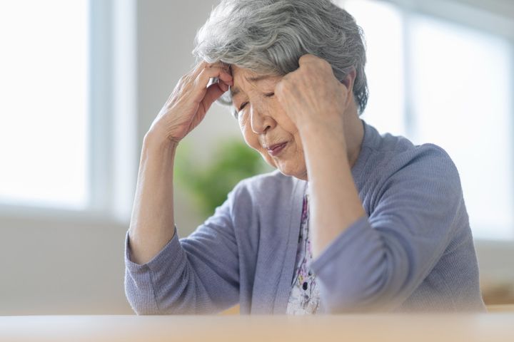 老後資金2500万をダマし取られた母が認知症に！介護離職の末、母の年金120万で生計を立てる51歳・無職女性の過酷な現実