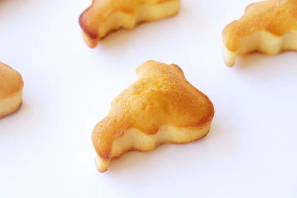 通常サイズの約8倍「びわこフィナンシェ しあわせサイズ」登場！滋賀県内12店で販売