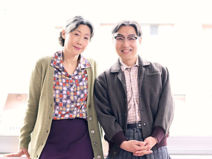 （左から）峯村リエ、みのすけ クランクイン！ 写真：篠塚ようこ width=