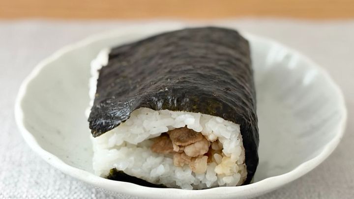 お肉やわらか＆玉ねぎシャキシャキ【ローソン×吉野屋】のおにぎりって？