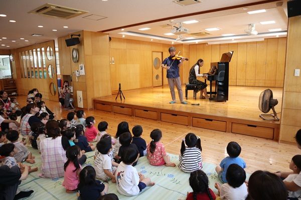 【沖縄県北中城村】つなぐ認定こども園で「100万人のクラシックライブ」開催！子どもたちが生演奏を体感