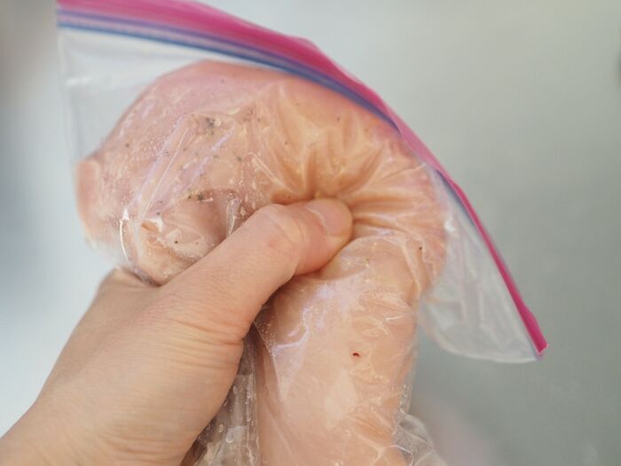 〈再現シリーズ〉パサつきゼロの神食感！コンビニ人気定番『サラダチキン』が家でも驚くほど簡単に作れちゃいました！